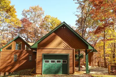 Image de Muskrat Love une belle maison isolée nichée dans la forêt de Nantahala