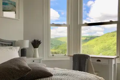Image de Belle maison de ville avec une touche nordique et une vue sur l'estuaire