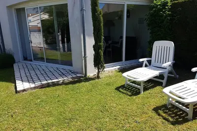 Image de Maison climatisée avec jardin, proche plage et commerces, animaux acceptés