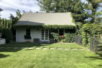 Image de Fairfield en ville \/ plage \"Cottage\" livre avec piscine