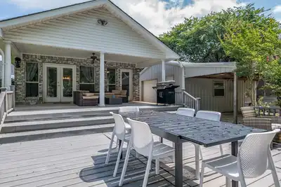 Image de Lakefront Home & Grand luxe, 10 personnes