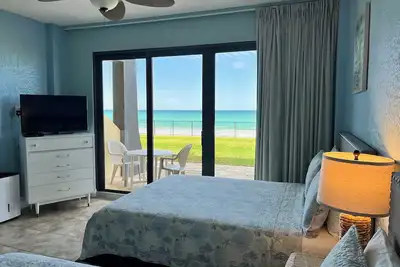 Image de Premier étage privé Paradise Ocean Front Studio pour 6 personnes! Avril Sale! !