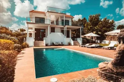 Image de Villa de luxe exceptionnelle à Ibiza, à pied de toutes les commodités et de la plage, aucune voiture requise