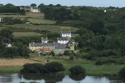 Image de Studio indépendant avec jardin, maison bretonne sur la Baie des Trépassés