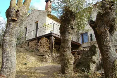 Image de Ancien moulin à 25 km. Segovia, conception de la maison écologique dans la nature