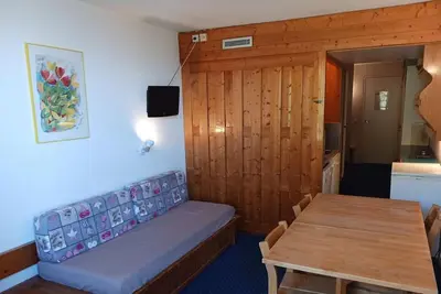 Image de 100m du centre station, 9ème étage, vue forêt, balcon, télévision, 25m², Les Arcs