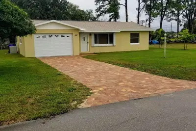 Image de Maison de canal confortable et spacieuse située à Lake Placid, Fl