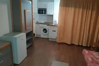 Image de 50m du centre station, 1er étage, balcon, parking, télévision, casier à ski, 26m², Brides Les Bains
