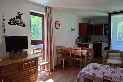 Image de 1er étage, balcon, parking, télévision, casier à ski, 28m², Brides Les Bains