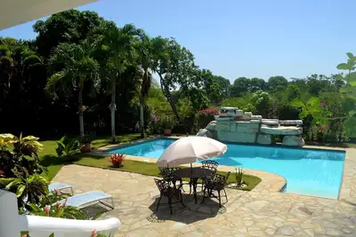 Image de Villa de luxe 5 chambres, adaptée aux clients, navette gratuite, piscine privée