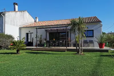 Image de Maison lumineuse avec jardin Ă La Rochelle