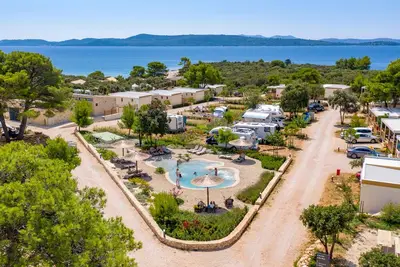 Image de Mobil-homes Premium 2 Chambres au Camping Ugljan Resort
