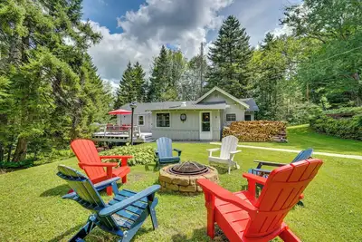 Image de Nouveau! Cabane de Charme Wilmington, 8 Mi. au Mont Neige!