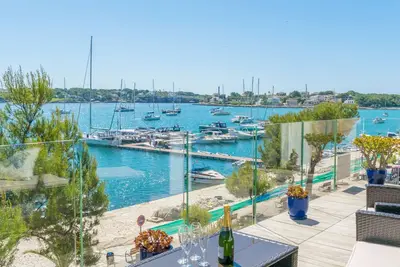 Image de Llevant - Apartment with sea views in Portocolom. Free WiFi