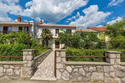 Image de Maison de vacances Jadranovo pour 2 - 6 personnes avec 2 chambres à coucher - Maison de vacances