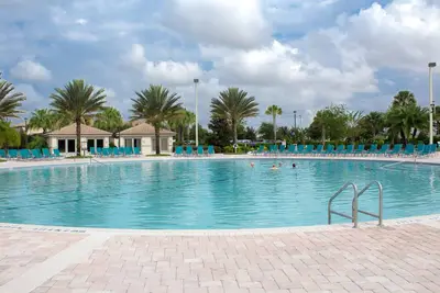 Image de Brand New 9 Bedroom \/ Spa \/ WaterPark \/ GameRoom @ ChampionsGate près de Disney