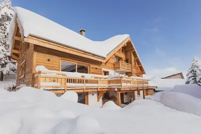 Image de Chalet Le Vannoir, coeur village, 200m des pistes, spa, billiard- 25 pers
