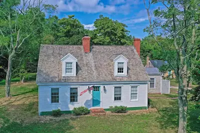Image de Grande maison rénovée, animaux acceptés avec chambre pour tout le monde! Près de tout. .