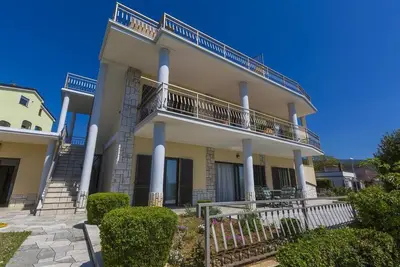 Image de Appartement de vacances Crikvenica pour 2 - 4 personnes avec 2 chambres à coucher - Appartement de v