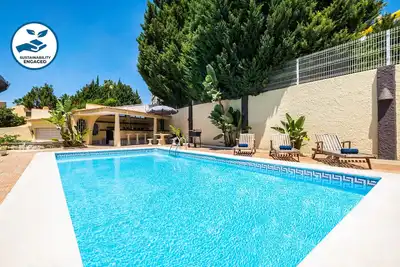 Image de Outstanding Villa, W\/ Private Heatable Pool, Wi-Fi, A\/C & Close To All Amenities