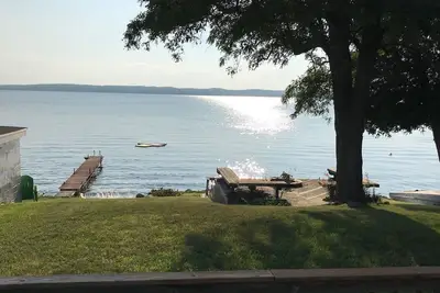 Image de Maison de vacances de luxe front de mer directement sur le lac Hubbard - cĂ´te est