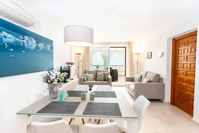 Image de Luxueux appartement avec une vue fantastique sur la mer Méditerranée
