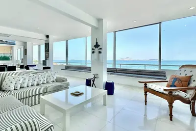 Image de W01. 34 · 2 à 3 Bd Appartement à couper le souffle avec vue sur l'océan