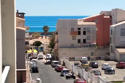Image de Bel appartement traversant rénové (avec Wifi) 150m plage du môle. Vue mer