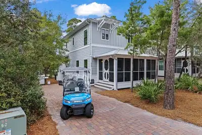 Image de \"Bungalow Bluegrass\" - 4 Br / 4. 5 Ba 12 personnes - en face de la piscine - accès à la plage privée