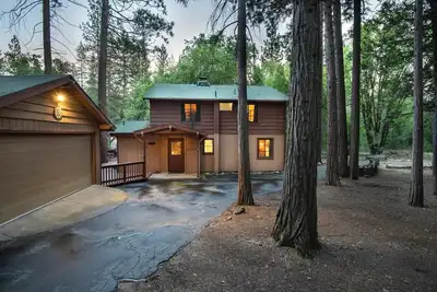 Image de Bassett's Cabin est un bi-niveau, 1850 Sq