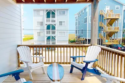 Image de Récemment rénov�� Oceanview Condo, Downtown Carolina Beach, Animaux acceptés, Beaucoup de stationnement