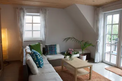 Image de Luxueuse maison de vacances rustique avec 2 chambres et un balcon