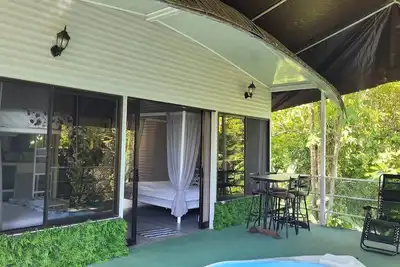 Image de Nouveau! Tarzan Family Treehouse! Jacuzzi, Wifi rapide, Ac! ❤️