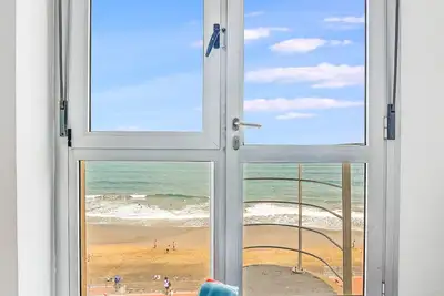 Image de Le spectateur d'Ana. Appartement avec vue sur la mer