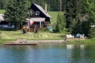 Image de Cozy Lakefront Cabin on Sheridan Lake