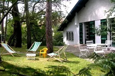 Image de Hossegor centre-ville. Villa Cantelauze pour 8 personnes.