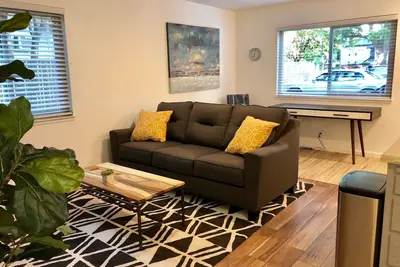 Image de Modern-Contemporary 2-Bedroom near Downtown Chico