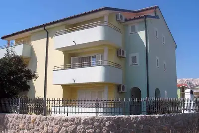 Image de Appartement de vacances meublé de façon moderne, avec air conditionné et balcon