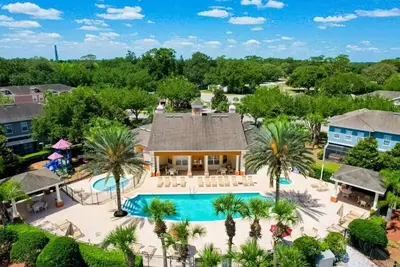 Image de Maison de ville 5br / 3ba avec bain à remous, près de Disney, Seaworld et Convention Center