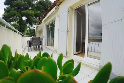 Image de Grand T2 de 43m2, climatisé, wifi, Sud, aperçu vue mer!