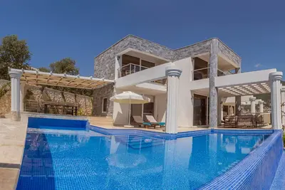 Image de Villa Ada - villa de luxe de 4 chambres à 10 minutes à pied de la plage.