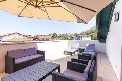 Image de Appartement moderne Ă Hendaye, 400m de la plage, terrasse, parking et WiFi inclus