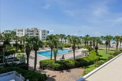 Image de Horizons West # 111 sur Siesta Key est une unité d'une chambre avec vue sur le golfe du Mexique