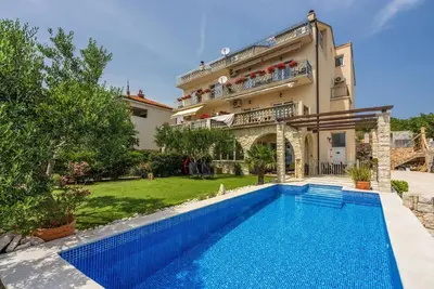 Image de Appartement de vacances Novi Vinodolski pour 2 - 6 personnes avec 2 chambres à coucher - Appartement