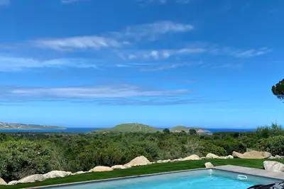 Image de Villa Cilagna avec piscine au calme proche de la mer
