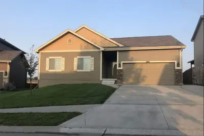 Image de Maison de style ranch située à West Omaha