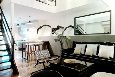 Image de Loft moderne et spacieux à 2 niveaux @ Jongno / Snuh - D302