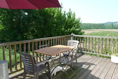 Image de Grand studio de 70 m2  avec mezzanine. Terrasse de 38 m2, vue sur campagne.