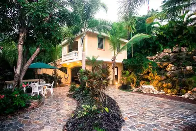 Suite Lune de Miel Romantique dans le Barrio Puntas Rincon. À quelques pas de la plage de sable