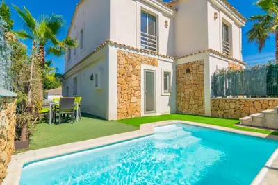 Image de Maison de ville avec piscine privée
